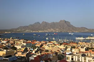 Images Dated 4th May 2010: Cape Verde, Sao Vicente, Mindelo, View of old town and Harbour