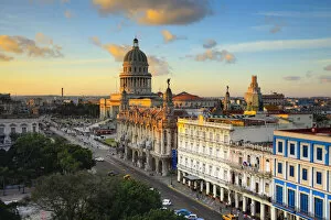 Images Dated 1st February 2013: Capitolio and Parque Central, Havana, Cuba