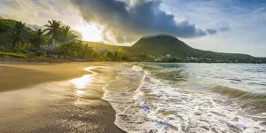 Images Dated 16th August 2013: Caribbean, Martinique, Les Anse d Arlet, Petite Anse, Sunsrise