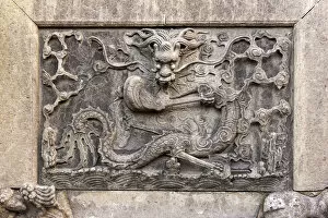Images Dated 18th November 2014: Carved stone dragon, YuYuan Gardens, Old Town, Shanghai, China