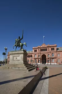 Images Dated 1st September 2008: Casa Rosada and Monument to General Belgrano, Plaza de Mayo, Buenos Aires, Argentina