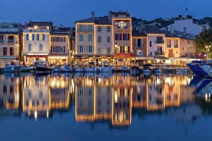 Images Dated 22nd September 2023: Cassis harbour at dusk, Bouches-du-Rhone, Provence-Alpes-Cote d'Azur, France