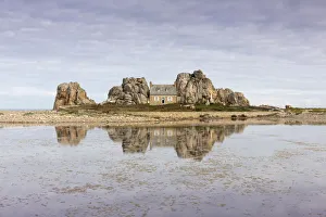 Castel Meur, house between the rocks, Plougrescant, Cote-d Armor, Brittany, France