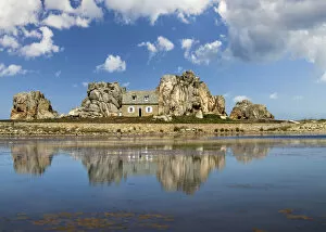 Brittany Gallery: Castel Meur (La Maison du Gouffre) in Plougrescant, Cotes-d`Armor, Brittany, France