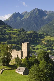Images Dated 4th March 2009: Castle Luz-St Sauveur, Luz-Saint-Sauveur, Midi-Pyrenees, France
