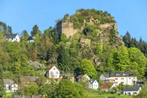 Images Dated 19th June 2020: Castle ruin Kallenfels, Kirn, Nahe valley, Hunsruck, Rhineland-Palatinate, Germany