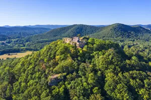 Images Dated 13th August 2020: Castle ruin Lindelbrunn near Vorderweidenthal, Palatinate forest, Rhineland-Palatinate