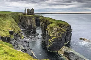 Images Dated 24th January 2022: Castle Sinclair Girnigoe, Wick, Caithness, Scotland, United Kingdom