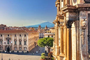 Images Dated 17th September 2020: Catania, Sicily. Elevated view of the town with Etna volcano in the background