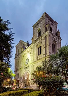 Images Dated 9th October 2018: Cathedral of the Immaculate Conception at twilight, Calderon Park, Cuenca, Azuay Province