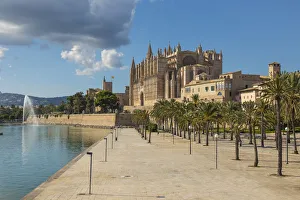 Images Dated 6th October 2017: Cathedral La Seu, Palma, Mallorca (Majorca), Balearic Islands, Spain