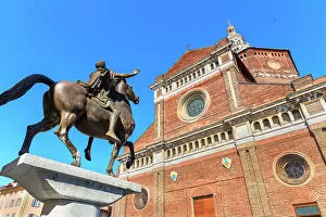 Images Dated 15th November 2022: The Cathedral of Pavia with equestrian statue Regisole, Pavia, Lombardy, Italy