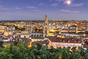 Cathedral of Saint Mary of Burgos and city skyline, Burgos, Castile and Leon, Spain