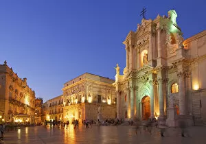 Images Dated 31st July 2012: Cathedral Santa Maria delle Colonne, Syracuse, Sicily, Italy