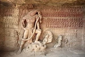 Images Dated 10th April 2008: Cave 5, image of God Vishnu, Udaygiri, Madhya Pradesh, India