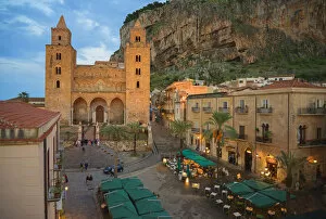 Images Dated 9th May 2016: Cefalu Cathedral, Piazza Duomo, Cefalu, Sicily, Italy, Europe