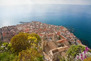 Images Dated 8th December 2010: Cefalu from La Rocca North Coast Sicily Italy