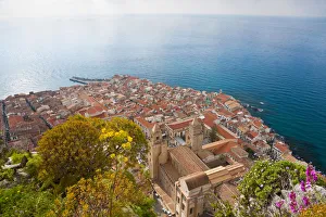Images Dated 8th December 2010: Cefalu from La Rocca North Coast Sicily Italy