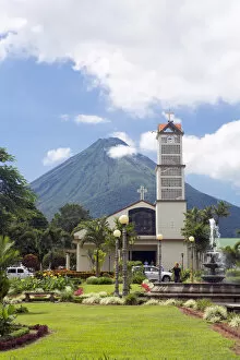 Images Dated 1st May 2015: Central America, Costa Rica, Alajuela, La Fortuna town, Arenal volcano sitting behind