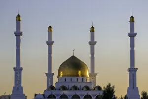 Images Dated 19th March 2015: Central Asia, Kazakhstan, Astana, Nur Astana Mosque at dusk