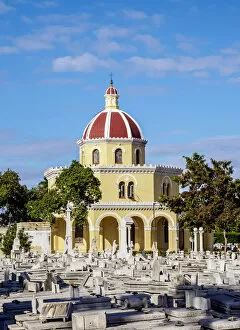 Images Dated 8th September 2020: Central Chapel, Necropolis Cristobal Colon, Vedado, Havana, La Habana Province, Cuba