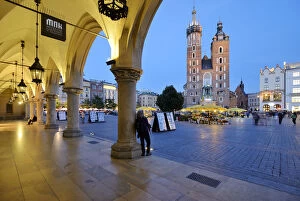 Images Dated 5th November 2015: The Central Market Square (Rynek) of the Old Town of Krakow dates back to the 13th
