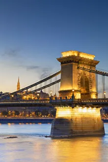 Chain Bridge (Szechenyi Bridge) at sunset, Budapest, Hungary