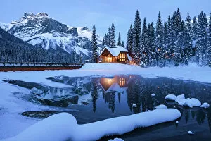 Images Dated 1st March 2017: Chalet Reflections at Twilight, Emerald Lake, Yoho National Park, British Columbia