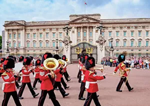 Images Dated 28th November 2022: Changing of the Guard at Buckingham Palace, London, England, United Kingdom