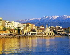 Images Dated 19th February 2014: Chania waterfront and mountains in background, Chania, Crete, Greece, Europe
