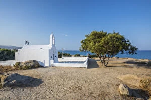 Images Dated 19th June 2019: Chapel by Agia Anna Beach, Naxos, Cyclade Islands, Greece