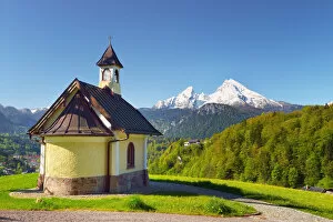 Chapel at Lockstein against Mount Watzmann (2380 m). Berchtesgaden, Berchtesgaden Land