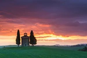 Toscana Prints: Chapel Madonna di Vitaleta at Sunset, Val d Orcia, Tuscany, Italy