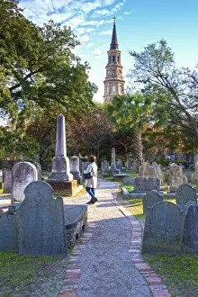 Colonial America Prints: Charleston, South Carolina, Circular Congregational Church Graveyard, Oldest English