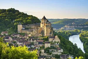 Images Dated 29th May 2014: Chateau de Castelnaud castle and village over Dordogne River valley in late afternoon