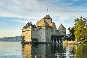 Chateaux Collection: Chateau de Chillon on the shores of Lake Geneva (French: Lac LA man), Veytaux, Vaud Canton