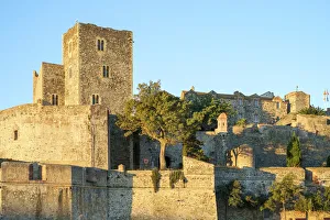 Collioure Prints: Chateau Royal de Collioure, Pyra na es-Orientales, Languedoc-Roussillon, France