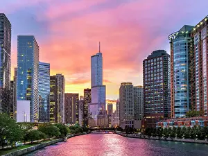 Mid West Prints: Chicago River and River walk, View to Trump Tower Chicago, Illinois, Midwest, USA