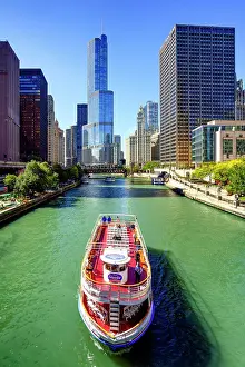 Mid West Prints: Chicago River and River walk, view to Trump Tower Chicago, Illinois, Midwest, USA