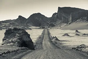 Chile, Atacama Desert, San Pedro de Atacama, Valle de la Luna, valley road