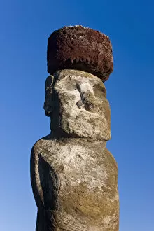 Easter Island Collection: Chile, Rapa Nui, Easter Island, Moai statue