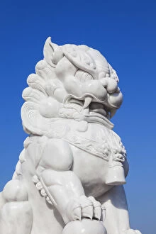 Images Dated 4th March 2016: China, Hong Kong, Central, Chinese Lion Statue