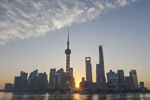 Images Dated 30th January 2015: China, Shanghai, The Bund, Pudong Skyline across the Huangpu River