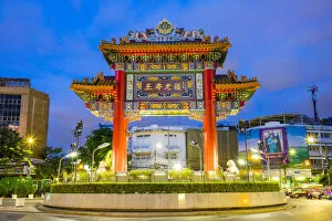Images Dated 1st April 2016: Chinatown Gate in Yaowarat neighborhood, Chinatown, Bangkok, Thailand