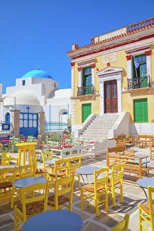 Cyclades Islands Collection: Chora central square, Chora, Serifos Island, Cyclades Islands, Greece
