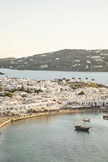 Images Dated 10th October 2018: Chora (Mykonos Town), Mykonos, Cyclades Islands, Greece