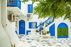 Images Dated 10th October 2018: Chora (Mykonos Town), Mykonos, Cyclades Islands, Greece