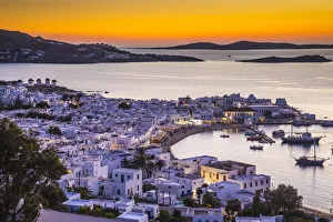 Images Dated 10th October 2018: Chora (Mykonos Town), Mykonos, Cyclades Islands, Greece