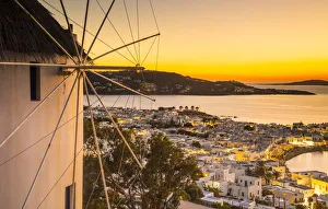 Images Dated 10th October 2018: Chora (Mykonos Town), Mykonos, Cyclades Islands, Greece