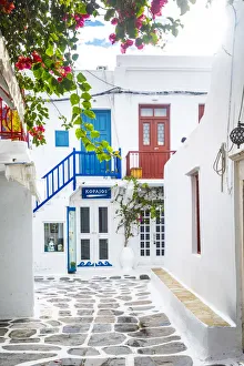 Images Dated 10th October 2018: Chora (Mykonos Town), Mykonos, Cyclades Islands, Greece